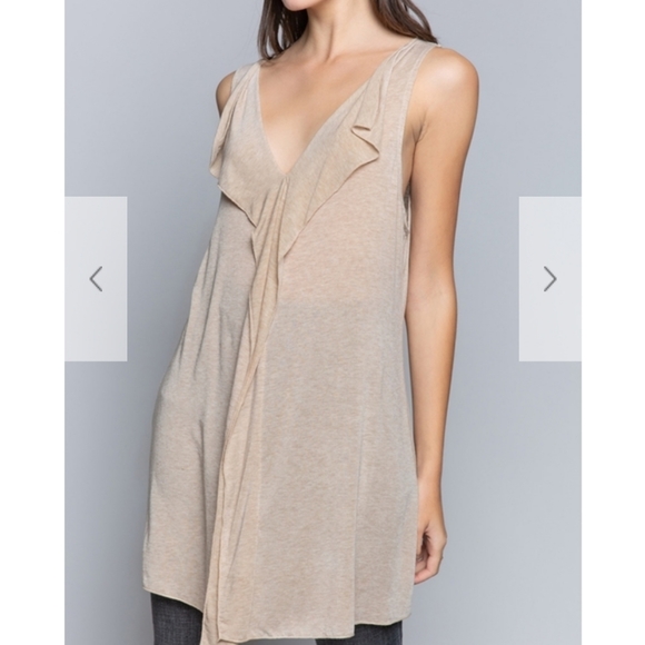 🆕️ Ruffle V-neck Tunic - Picture 11 of 12